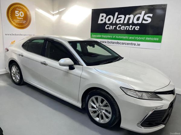Toyota Camry Saloon, Petrol Hybrid, 2021, White
