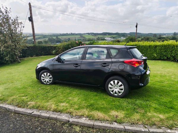 Toyota Auris Hatchback, Diesel, 2014, Black