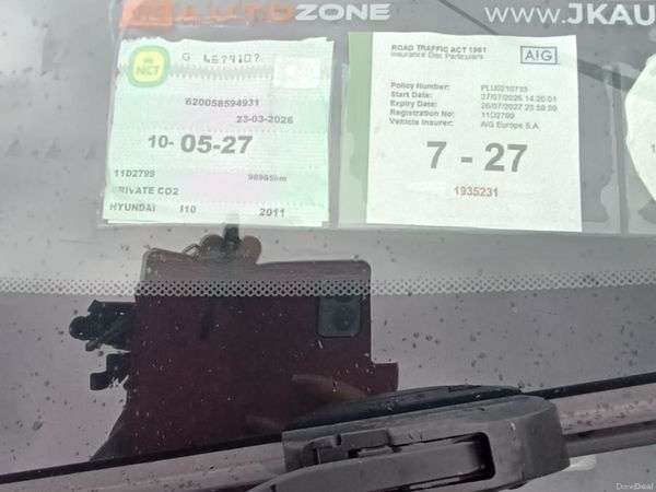 Hyundai i10 Hatchback, Petrol, 2011, Gold