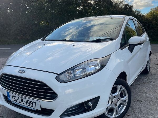 Ford Fiesta Hatchback, Petrol, 2013, White