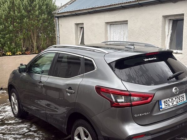 Nissan Qashqai SUV, Petrol, 2019, Grey