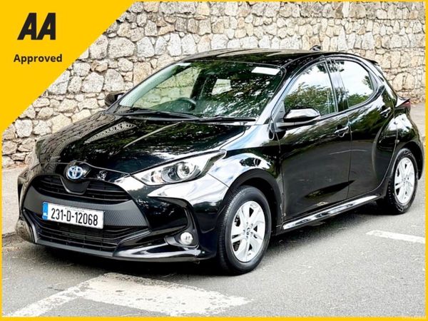 Toyota Yaris Hatchback, Petrol Hybrid, 2023, Black
