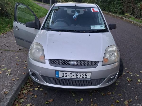 Ford Fiesta Hatchback, Petrol, 2006, Silver