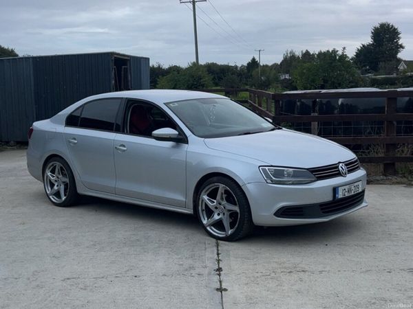 Volkswagen Jetta Saloon, Diesel, 2012, Silver