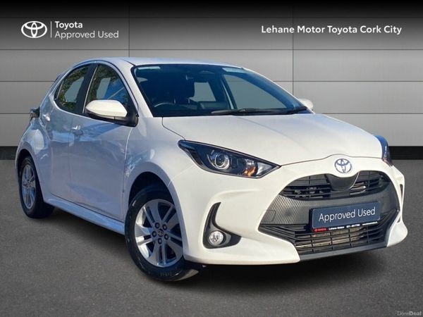 Toyota Yaris Hatchback, Petrol Hybrid, 2024, White