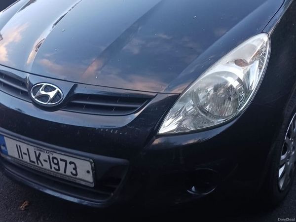 Hyundai i20 Hatchback, Petrol, 2011, Black