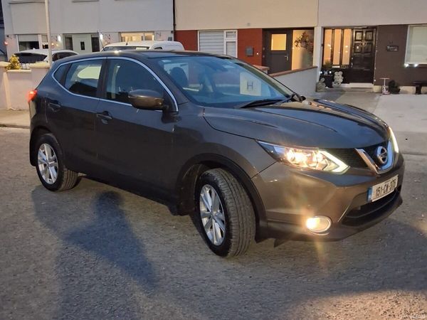 Nissan Qashqai Hatchback, Diesel, 2015, Brown