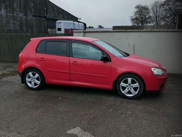 Volkswagen Golf Hatchback, Petrol, 2008, Red