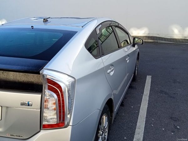 Toyota Prius Hatchback, Petrol Hybrid, 2015, Silver