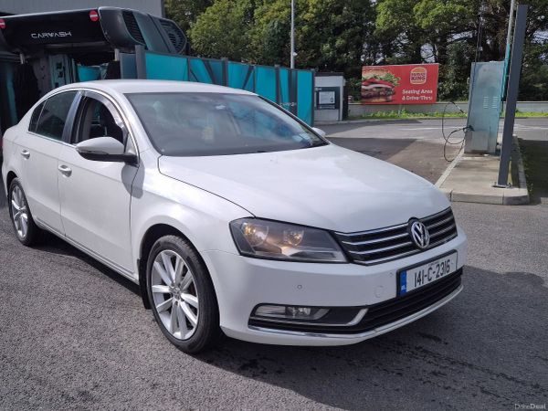 Volkswagen Passat Saloon, Diesel, 2014, White