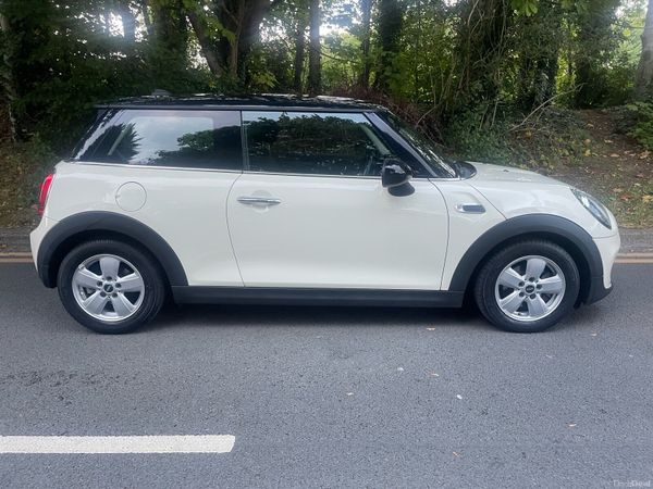 Mini Cooper Hatchback, Petrol, 2019, White
