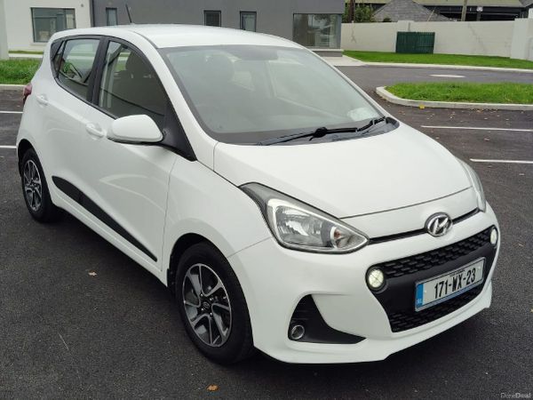 Hyundai i10 Hatchback, Petrol, 2017, White