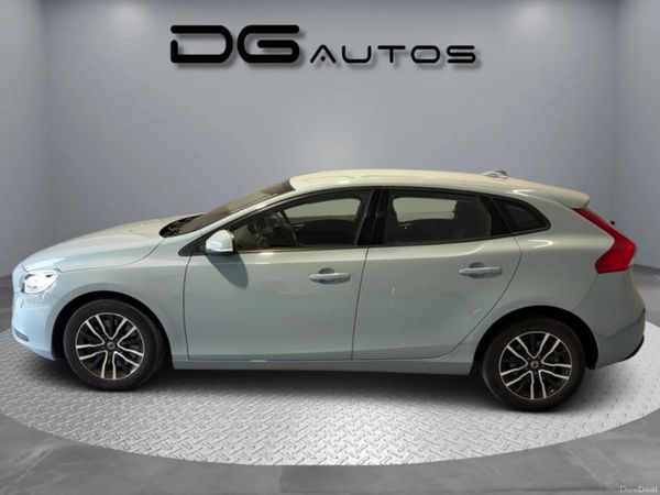 Volvo V40 Hatchback, Petrol, 2018, Grey