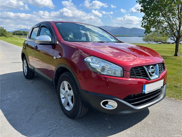 Nissan Qashqai Hatchback, Diesel, 2010, Red