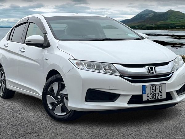 Honda Grace Saloon, Petrol Hybrid, 2015, White