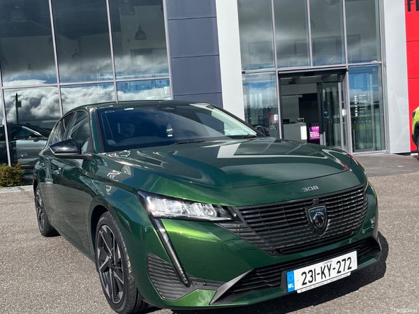 Peugeot 308 Hatchback, Diesel, 2023, Green