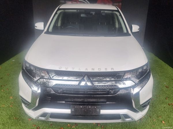 Mitsubishi Outlander SUV, Petrol Plug-in Hybrid, 2020, White