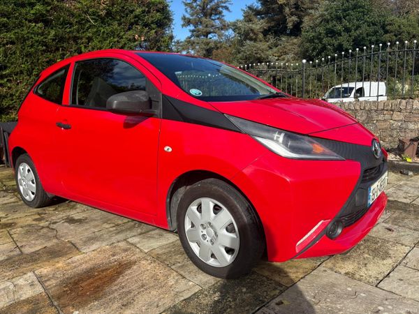 Toyota Aygo Hatchback, Petrol, 2015, Red
