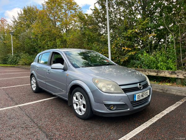 Opel Astra Hatchback, Petrol, 2005, Silver
