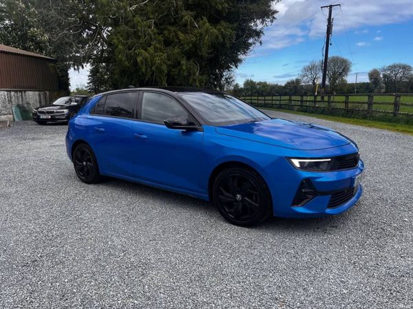 Vauxhall Astra Hatchback, Petrol, 2023, Blue