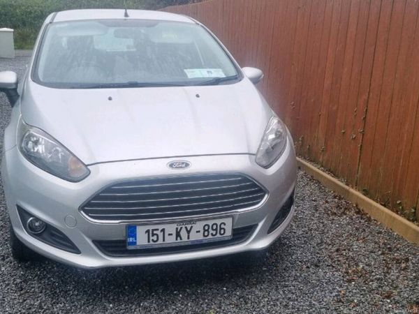 Ford Fiesta Hatchback, Petrol, 2015, Silver