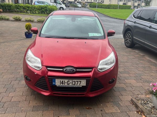 Ford Focus Hatchback, Diesel, 2014, Red