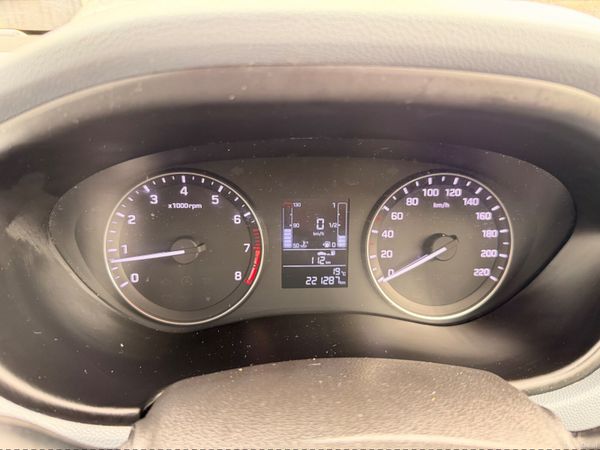 Hyundai i20 Hatchback, Petrol, 2016, White