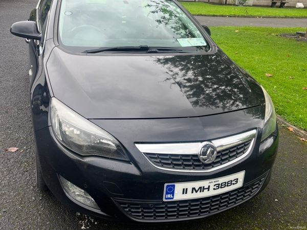 Vauxhall Astra Hatchback, Diesel, 2011, Black