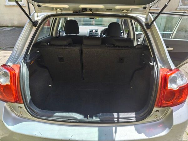 Toyota Auris Hatchback, Diesel, 2011, Silver