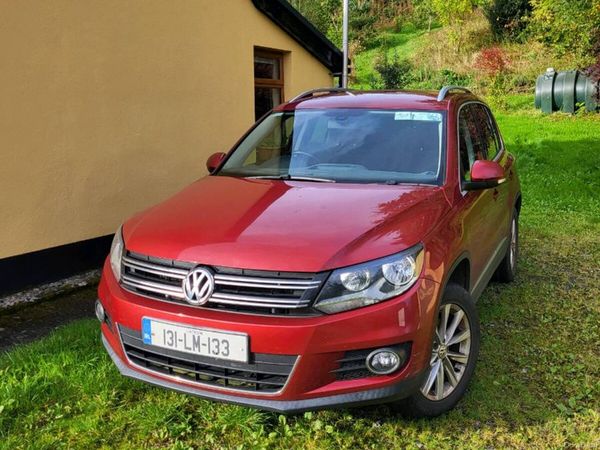 Volkswagen Tiguan SUV, Diesel, 2013, Red