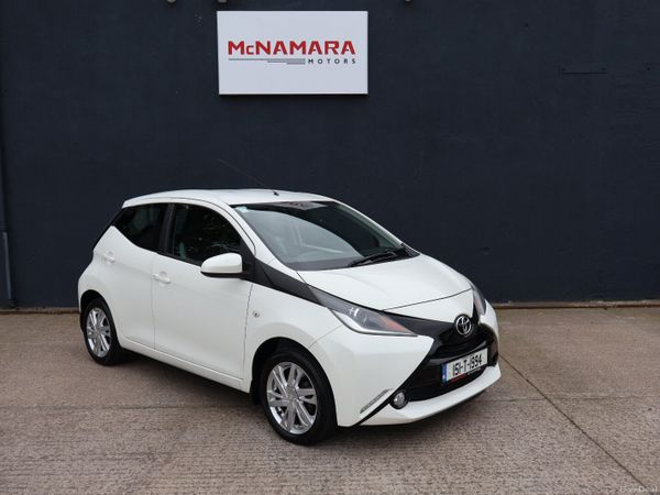 Toyota Aygo Hatchback, Petrol, 2015, White