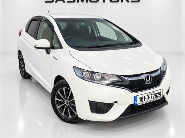 Honda Fit Hatchback, Petrol Hybrid, 2016, White