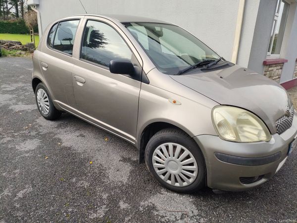 Toyota Yaris Hatchback, Petrol, 2005, Grey