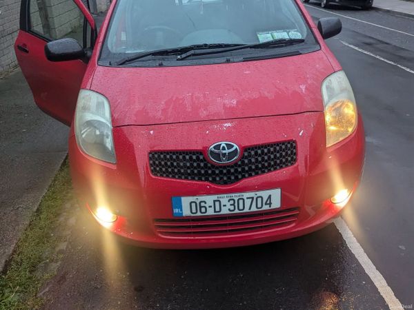 Toyota Yaris Hatchback, Petrol, 2006, Red