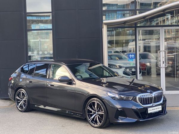 BMW 5-Series Estate, Petrol Plug-in Hybrid, 2025, Grey