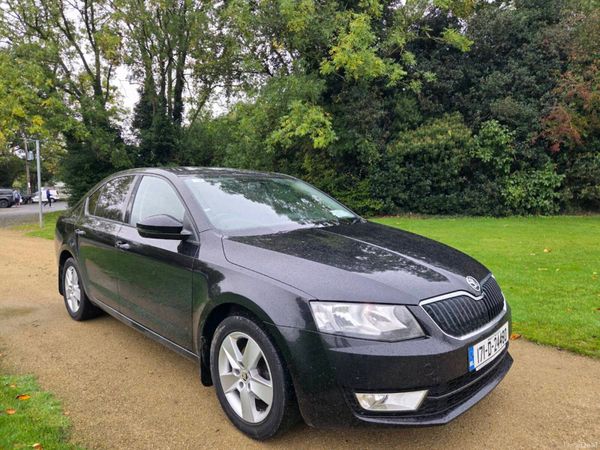 Skoda Octavia Saloon, Diesel, 2017, Black