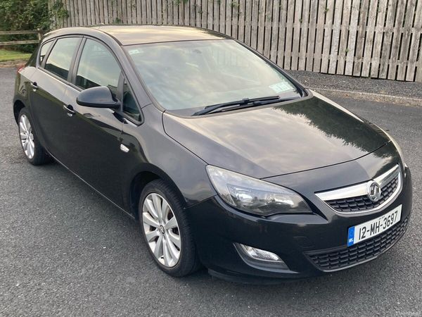 Vauxhall Astra Hatchback, Diesel, 2012, Black