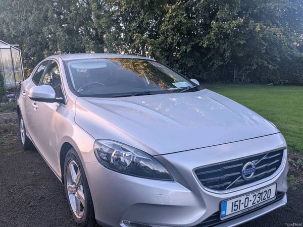 Volvo V40 Hatchback, Diesel, 2015, Silver