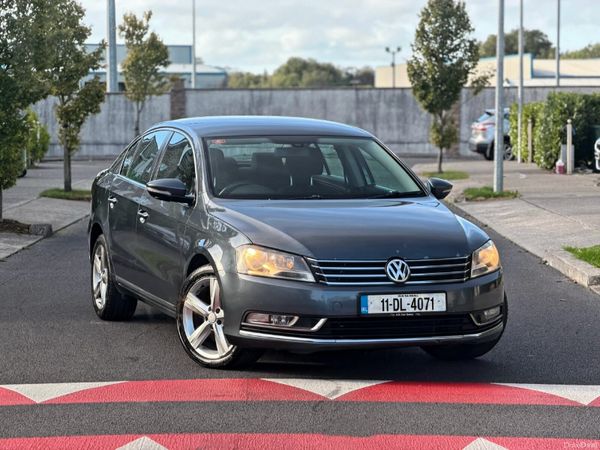 Volkswagen Passat Saloon, Diesel, 2011, Grey