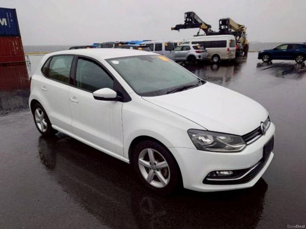 Volkswagen Polo Hatchback, Petrol, 2016, White