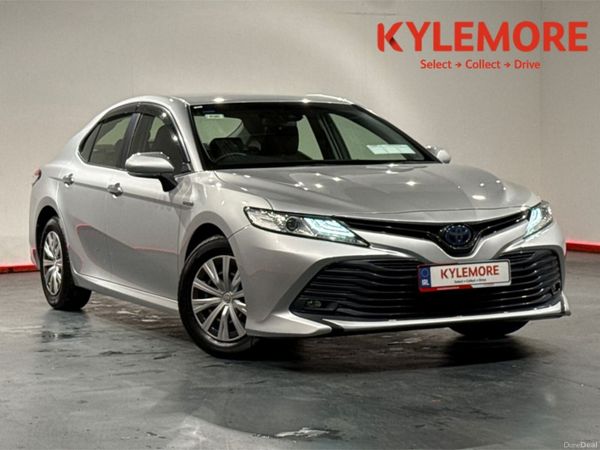 Toyota Camry Saloon, Petrol Hybrid, 2018, Silver