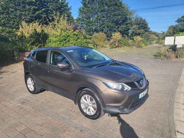 Nissan Qashqai Hatchback, Diesel, 2014, Brown
