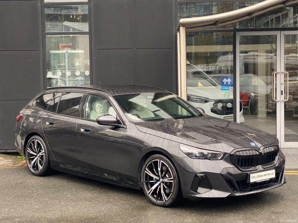 BMW 5-Series Estate, Petrol Plug-in Hybrid, 2025, Grey