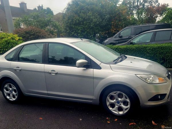 Ford Focus Saloon, Diesel, 2011, Silver