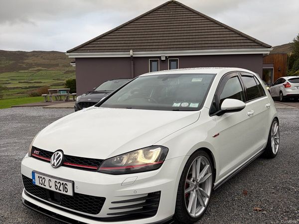 Volkswagen Golf Hatchback, Petrol, 2013, White
