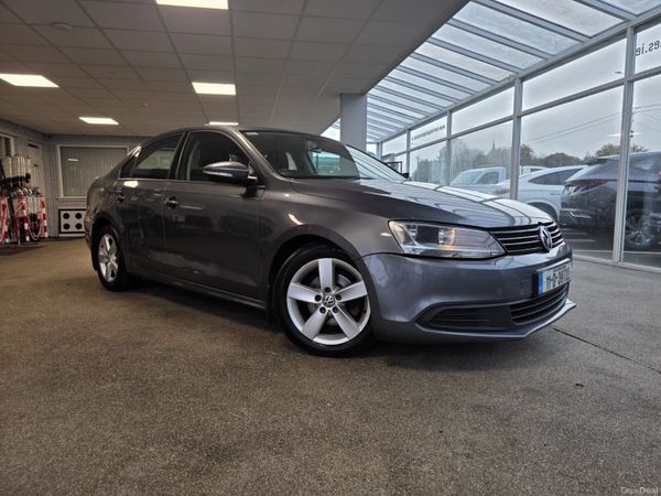 Volkswagen Jetta Saloon, Diesel, 2011, Grey