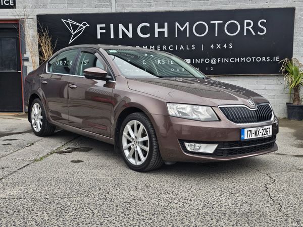 Skoda Octavia Saloon, Diesel, 2017, Brown