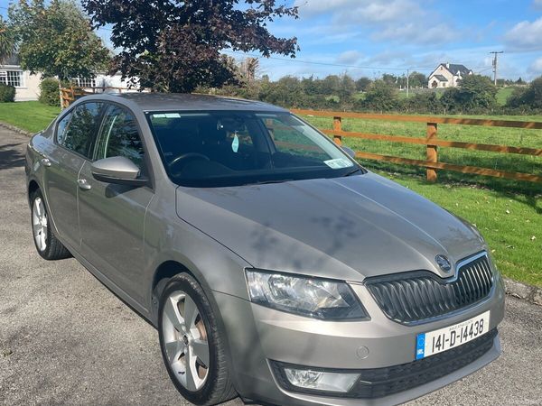 Skoda Octavia Saloon, Diesel, 2014, Beige