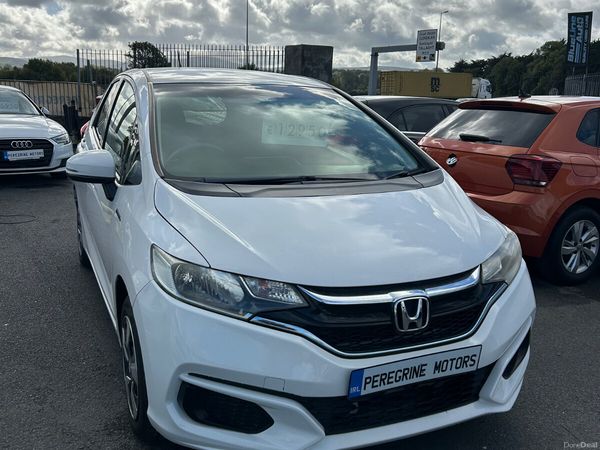 Honda Fit Hatchback, Petrol Hybrid, 2019, White