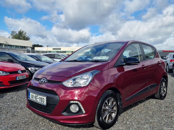 Hyundai i10 Hatchback, Petrol, 2014, Red